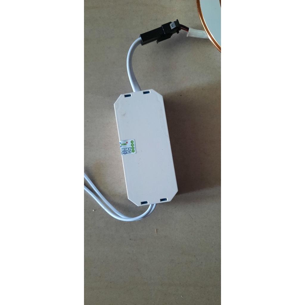 Đèn led panel âm trần viền vàng và bạc