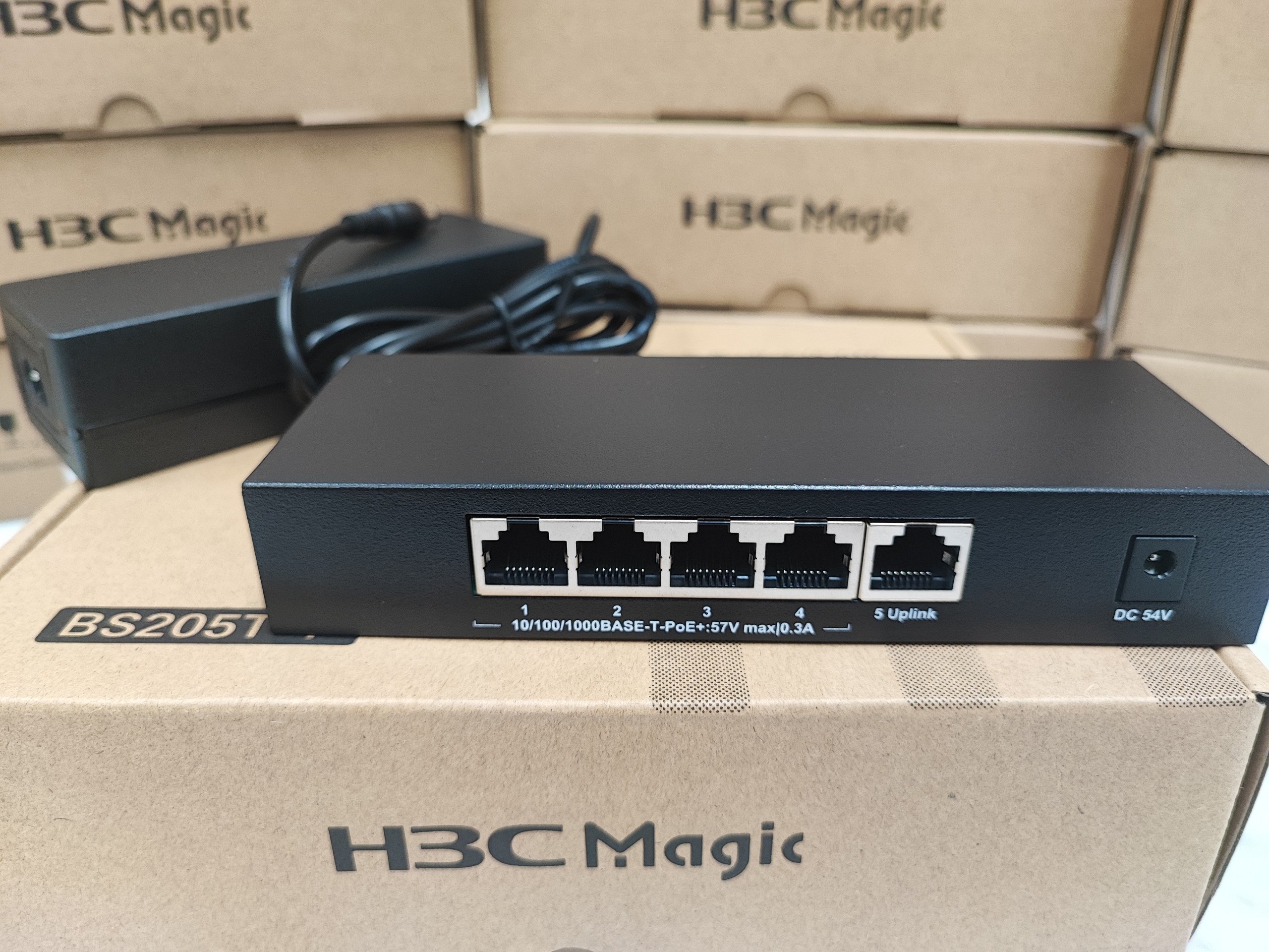 Bộ Chia Mạng Switch Để Bàn H3C BS205T-P 4 Cổng PoE/PoE+, 1 Cổng Uplink Gigabit - Hàng Chính Hãng