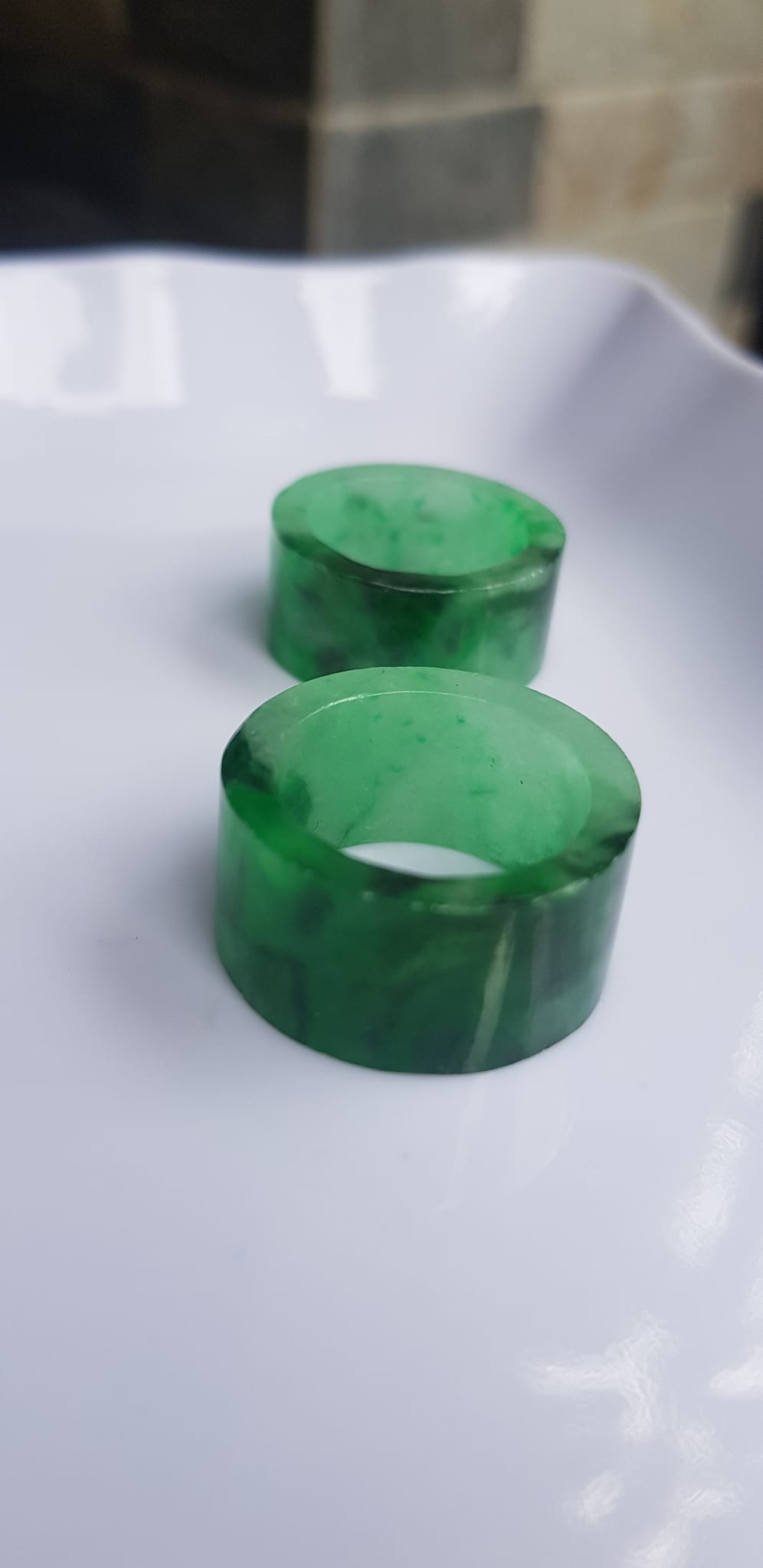 Nhẫn Càn Long Đá Cẩm thạch tự nhiên Nhẫn Ni 18mm x cao 12mm x dầy 3mm bóng đẹp Nam Nữ đeo Ni 18mm màu xanh ngọc lý sơn thủy 1 bên bóng rất đẹp sang ạ