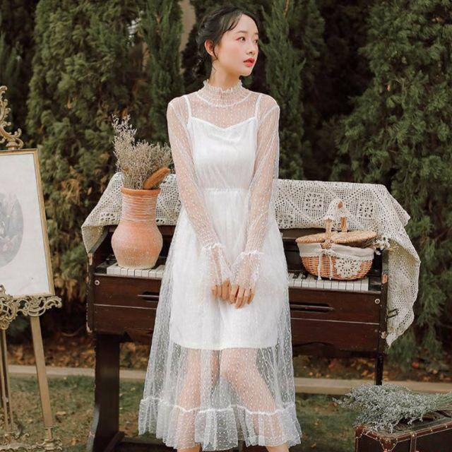 Đầm ren chấm bi cổ trụ chụp kỉ yếu