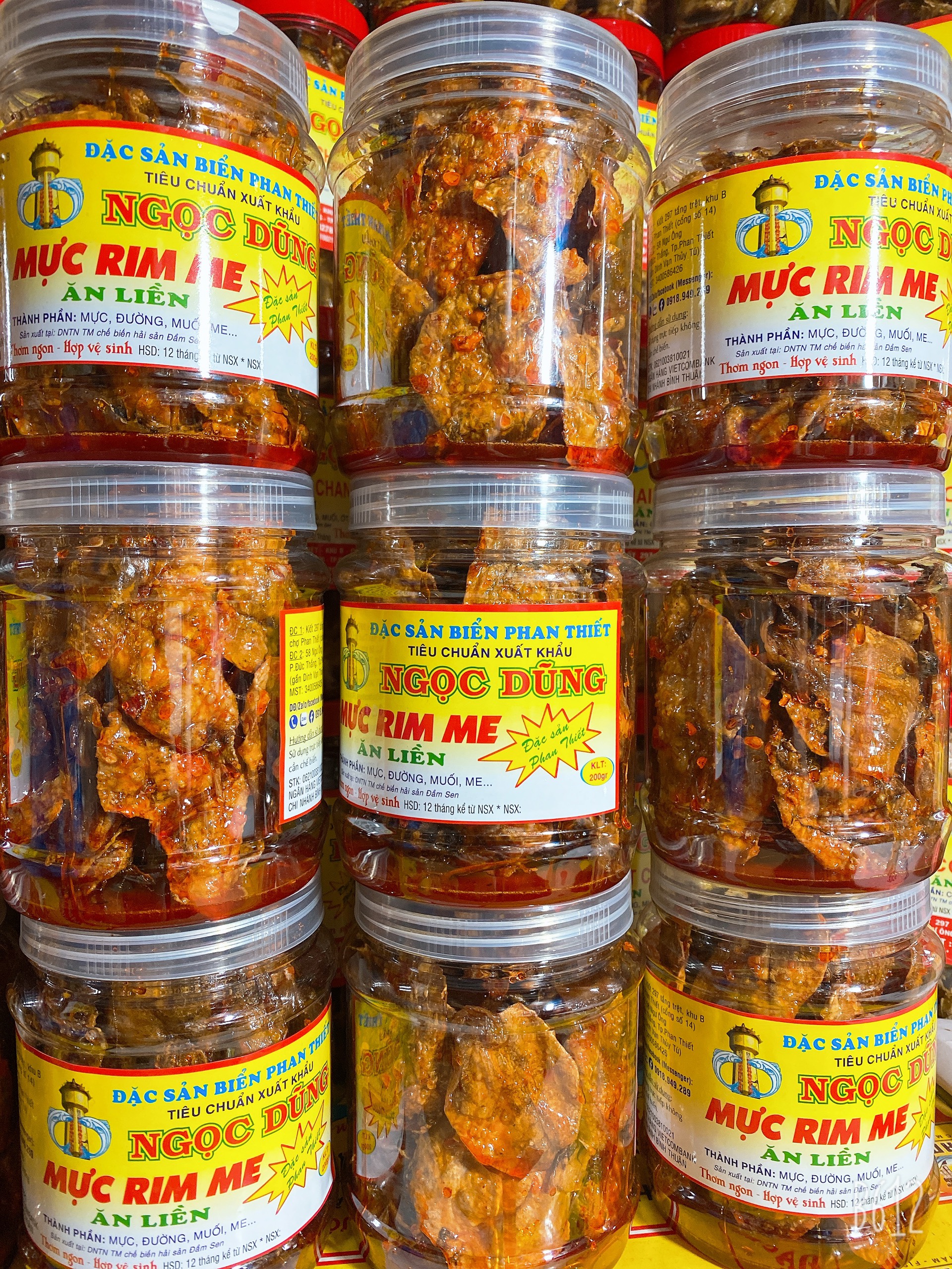 Mực Rim Me đã chế biến ăn liền hộp 1kg là món ăn ngon ơi là ngon của shop Đặc Sản Biển Phan Thiết NGỌC DŨNG. Hạn sử dụng 6 tháng kể từ ngày đặt hàng