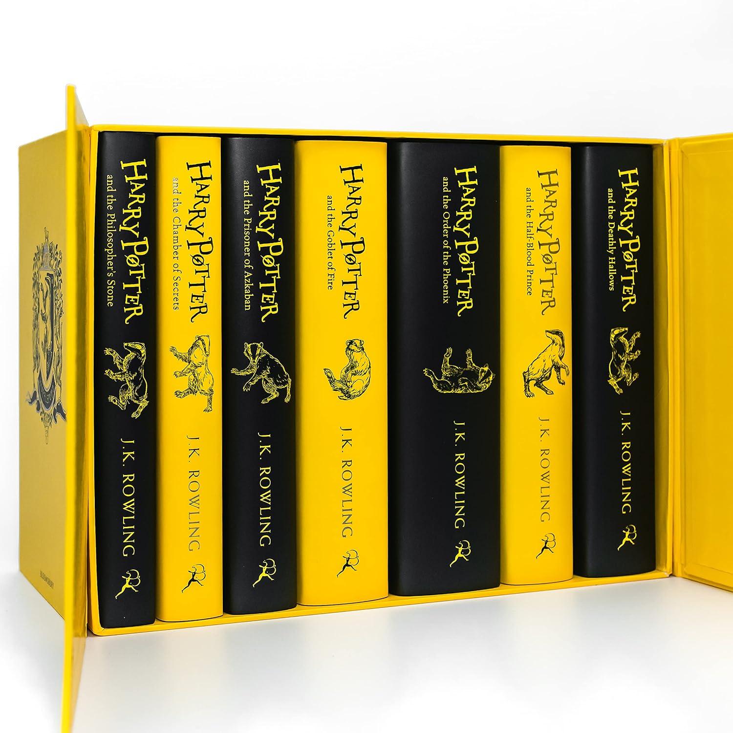 Sách ngoại văn: Harry Potter Hufflepuff House Editions Hardback Box Set