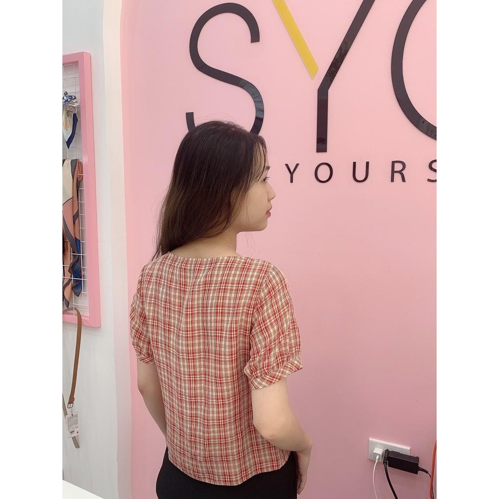 Áo sơ mi dáng suông kẻ đỏ thêu vai SYO A2008