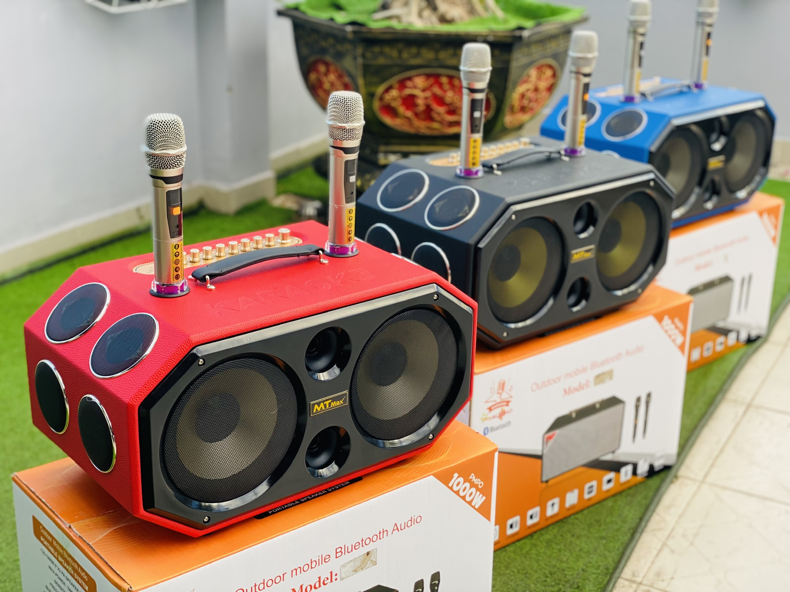 Loa Xách Tay Karaoke MTMAX K124 Pro Âm Thanh Đa Hướng Hệ Thống 12 Loa 12 Đường Tiếng, 2 Bass 20 Công Suất Lớn Đến 500W, Tặng Kèm 2 Micro, Hàng Chính Hãng, Bảo Hành 12 Tháng
