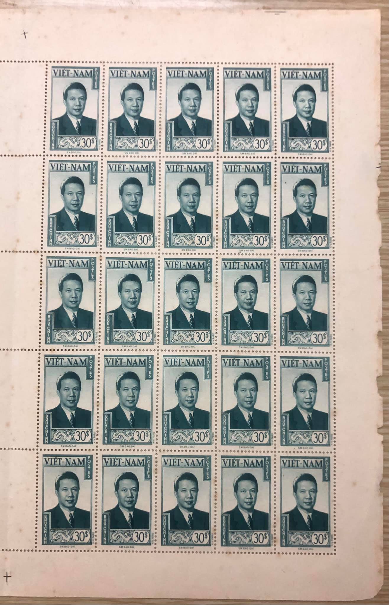 Bloc tem sống Đông Dương nguyên khối 50 con tem vua Bảo Đại , vị vua cuối cùng của phong kiến Việt Nam