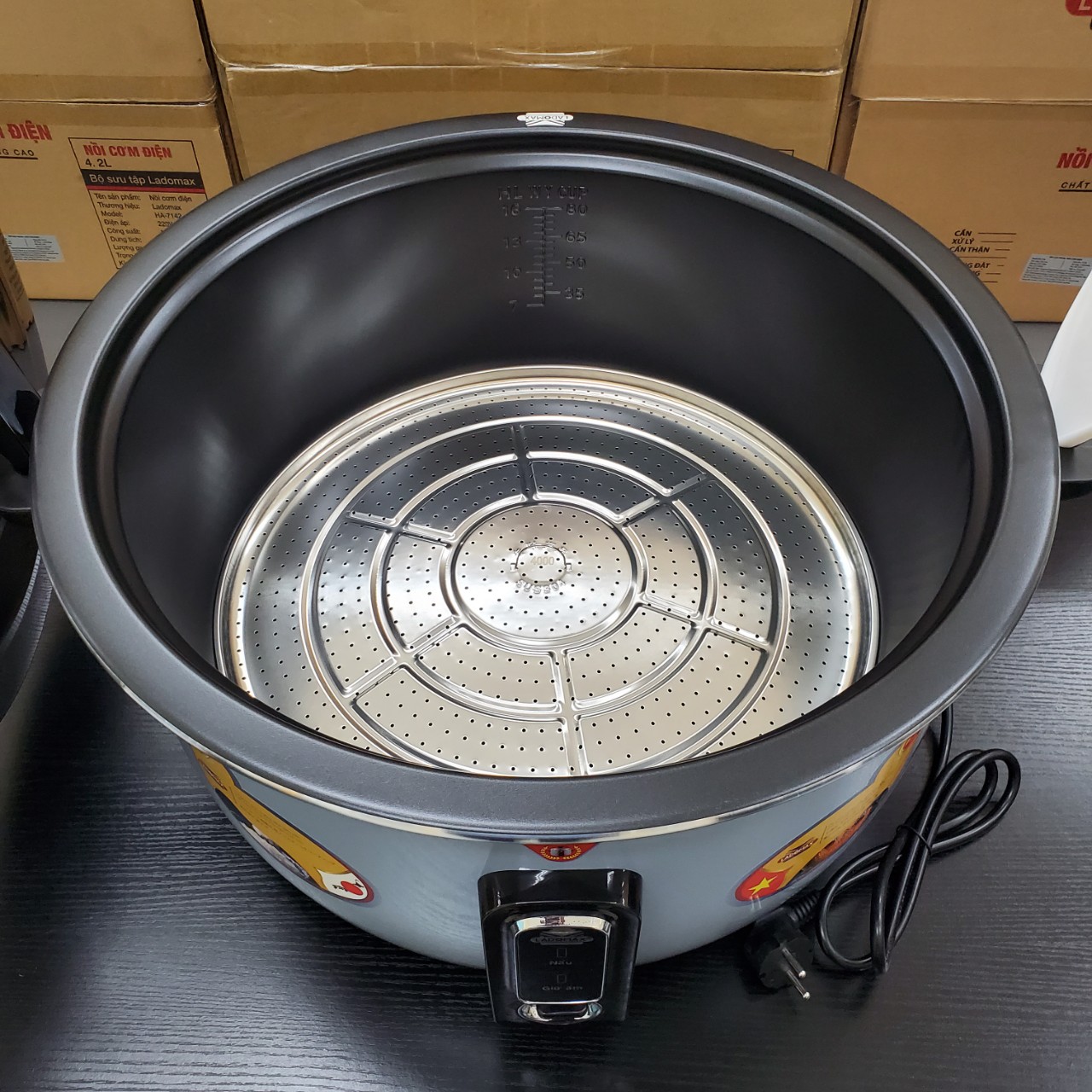 Nồi cơm công nghiệp 16L Ladomax HA-71160 nấu được 10kg gạo, có vỉ inox giúp không có cơm cháy khi nấu - Hàng chính hãng