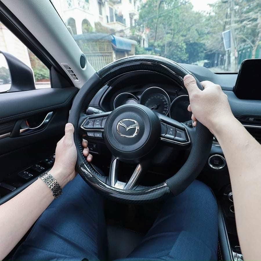 [Có LoGo Theo Hãng Xe] Bọc Vô Lăng Vân Cacbon Cao Cấp - Vừa Cho Xe 4 Chỗ, 7 Chỗ - Full Logo Các Hãng Xe - Kích Cỡ 38Cm