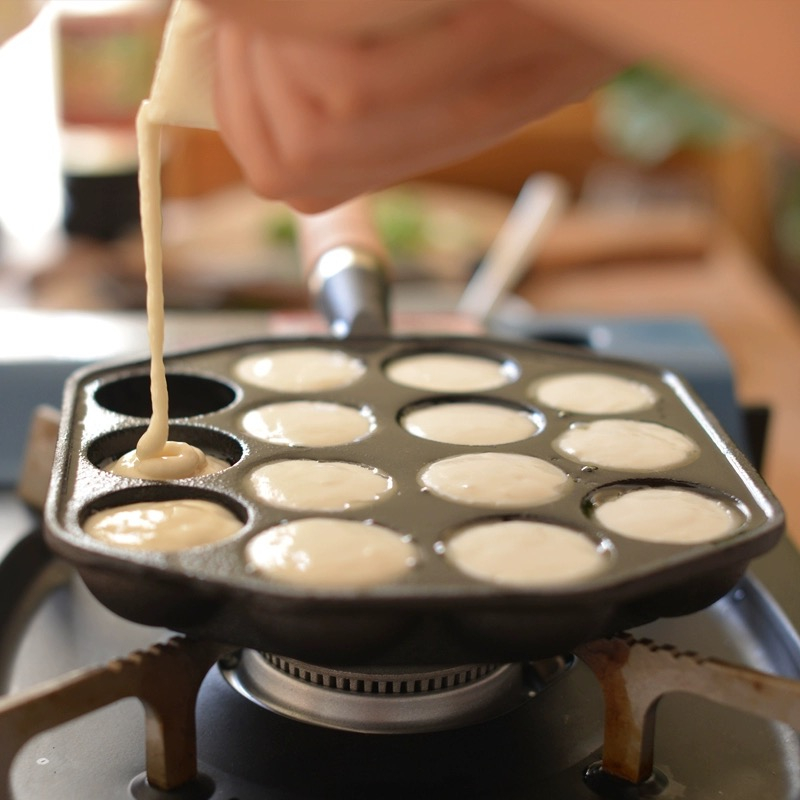 Chảo Gang Nướng Làm Bánh Takoyaki Nhật Bản 14 Lỗ Gang Đúc Nguyên Khối