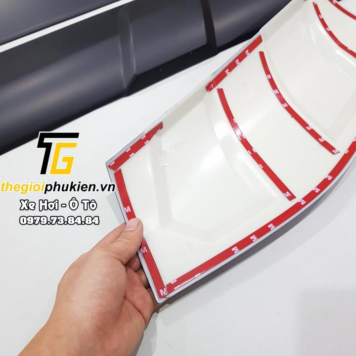 Bộ ốp sườn, nẹp sườn Toyota Corolla Cross nhựa ABS đen - Bản to
