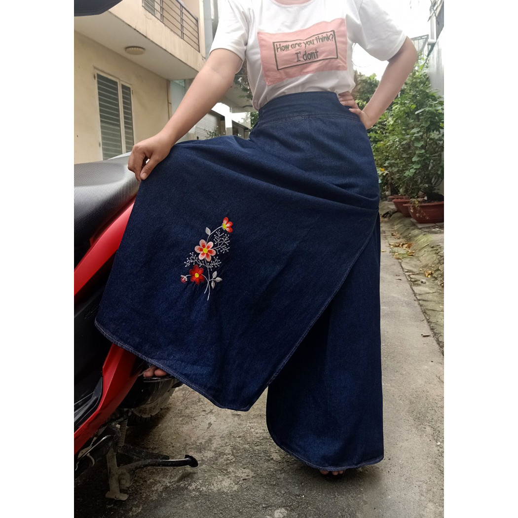 Váy Chống Nắng Xẻ Tà Cao Cấp Vải Jean Cotton Dày Dặn, Mềm Mại Thêu Họa Tiết Hoa Anh Đào Có Nút Bấm Chân