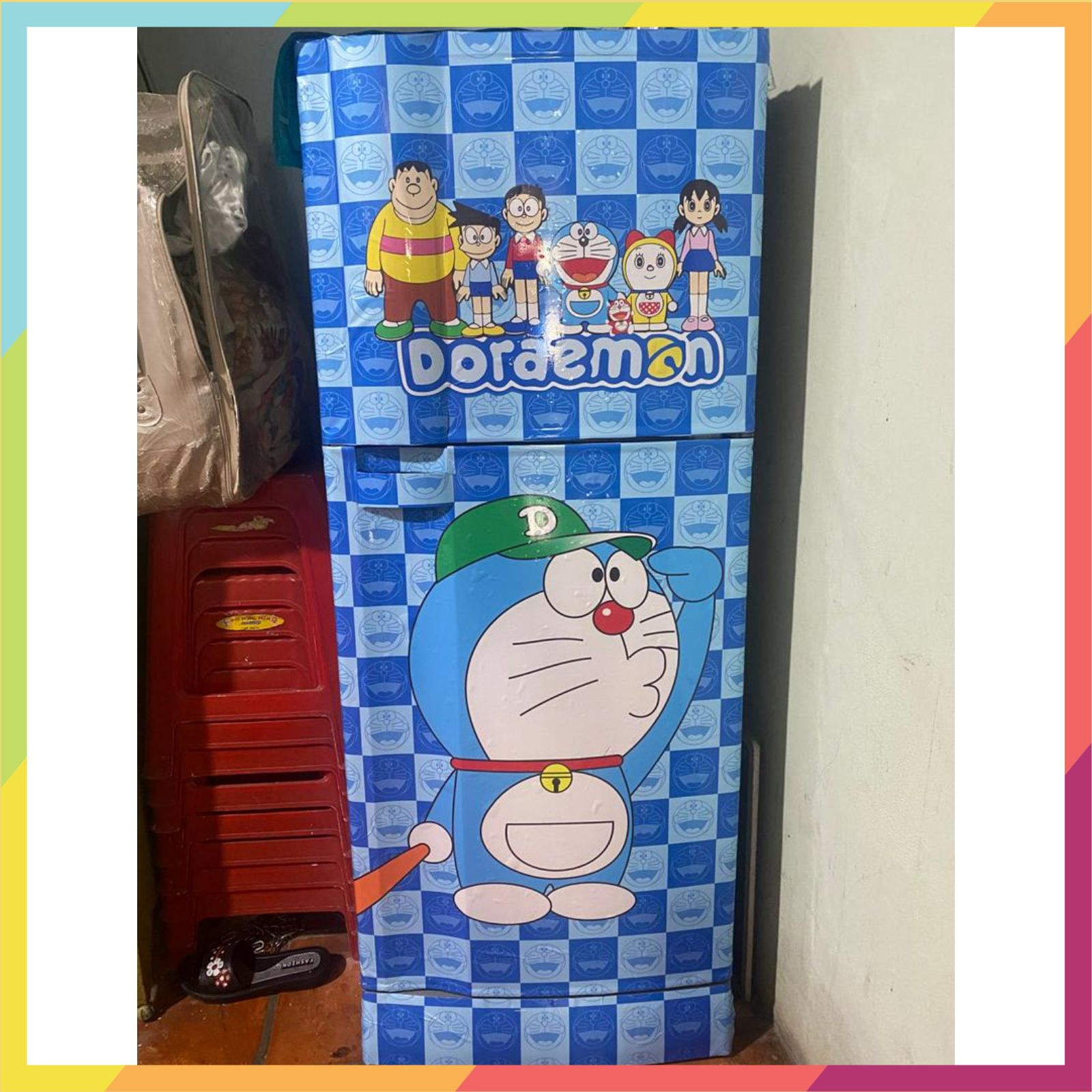 Decal dán tủ lạnh in hình doremon, gồm 4 kích thước chọn lựa, mẫu in hình sắc nét keo bám dính tốt