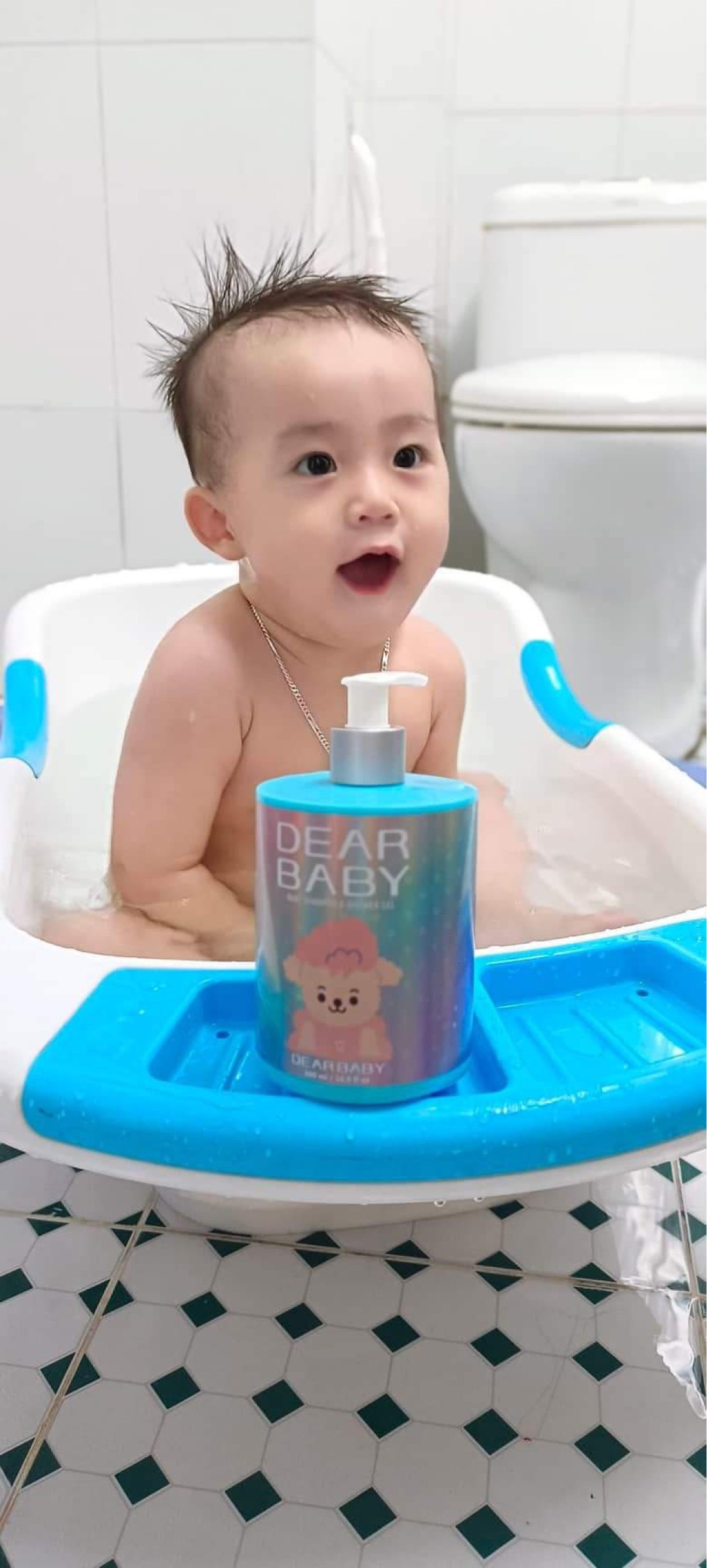 Tăm Gội 2 in 1 Cho Bé - DEAR BABY - DEAR BODY - Sạch Tóc - Mềm Da - Hương Thơm Nhẹ - Không Làm Cay Mắt Bé - Dịu Nhẹ Với Da