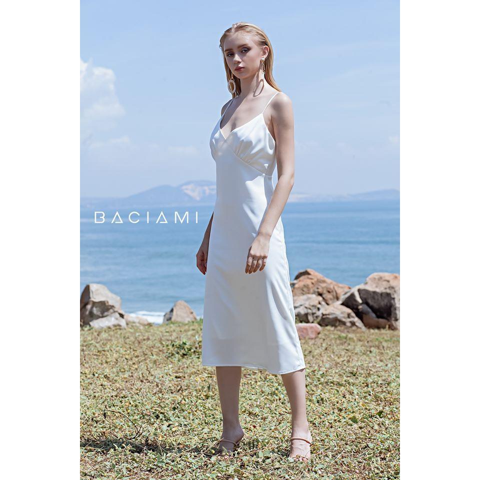 Baciami-Đầm Dây Cổ Tim Ôm Body