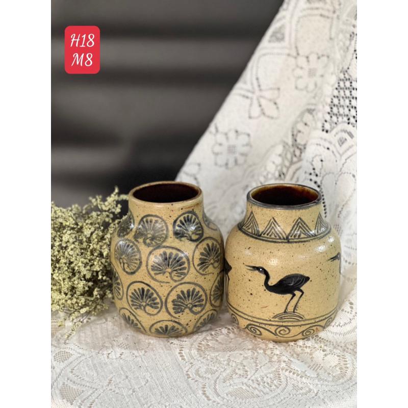 Bình cắm hoa dáng bóng đèn, men mộc vẽ thủ công. Gốm sứ Bát Tràng.