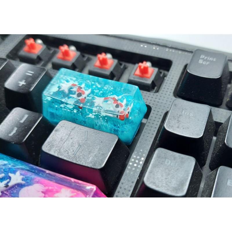 Keycap artisan cá koi BACKSPACE 2U trang trí bàn phím cơ gaming (tone xanh lam)