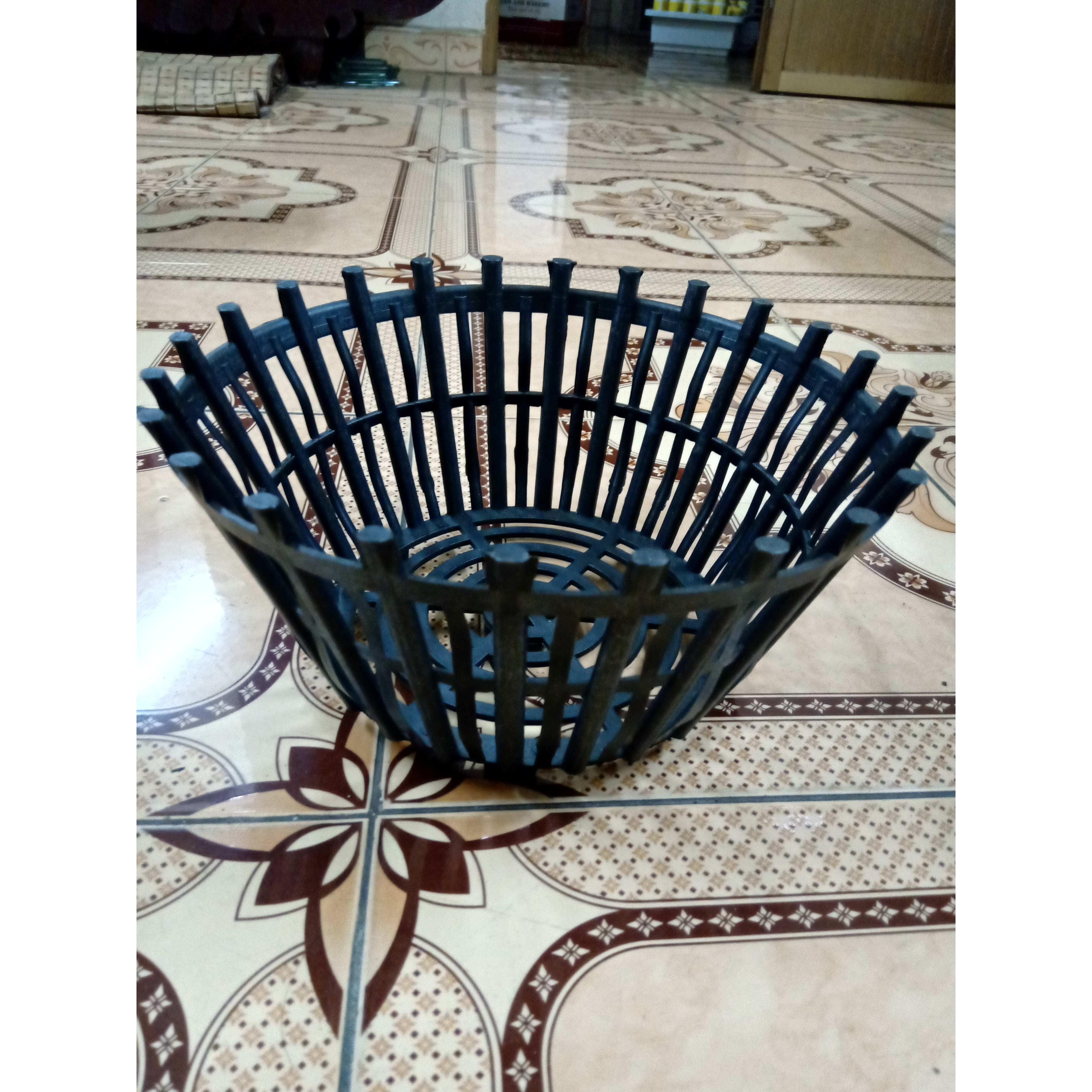5 Chậu Nhựa Giả Gỗ Trồng Lan Fi 25 Có Nan Phụ Màu Đen Kích Thước Đường Kính miệng 25 cm, đường kính đáy: 16cm, cao 13 cm
