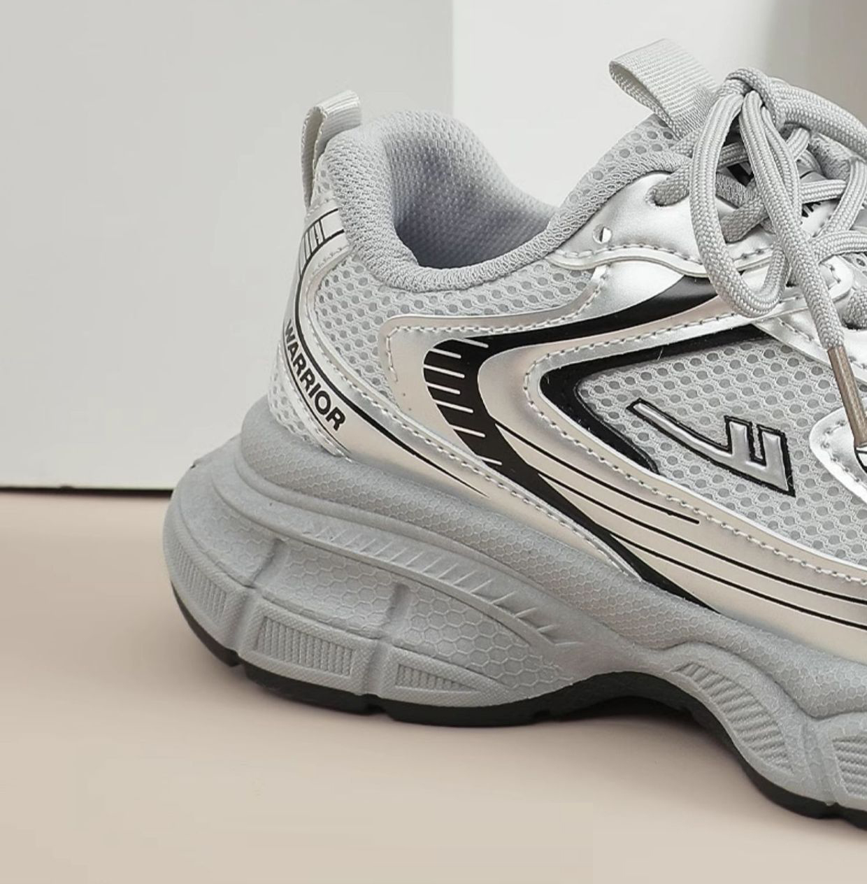 Giày thể thao nữ đế êm nhẹ, thoáng khí đế cao su đúc, chống trơn trượt hạn chế mòn  – GNU2102