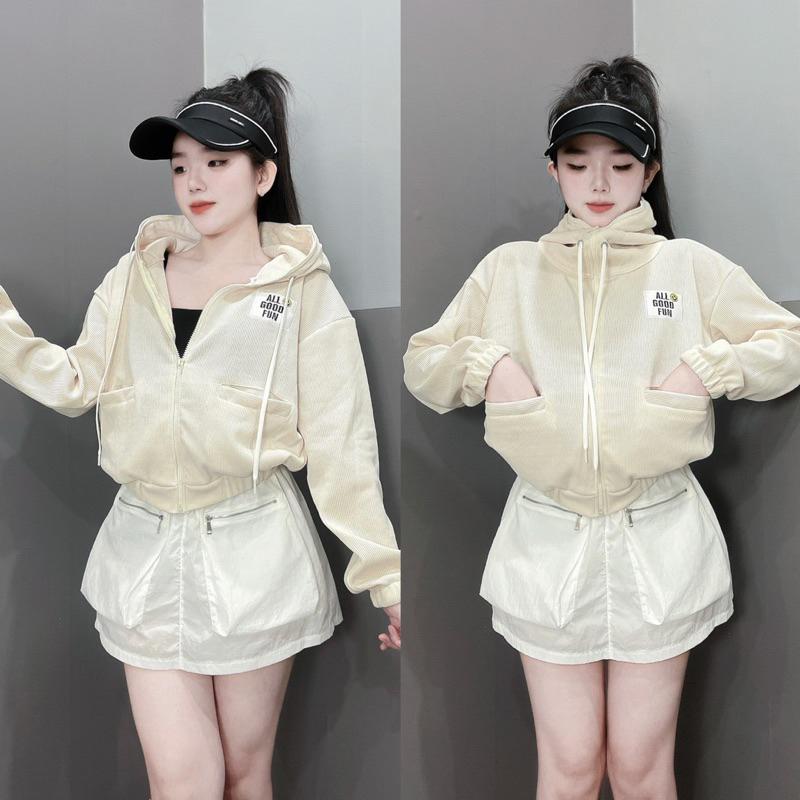 Áo khoát của nữ Thun Gân Thêu Mặt Cười 4 Túi thời trang ngộ nghĩnh-A2075 - Kem Thêu Mặt Cười