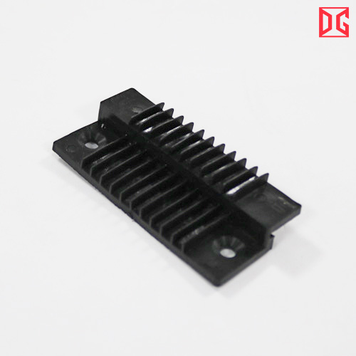 Nhựa chắn gió hèm cửa nhôm DG Plastic