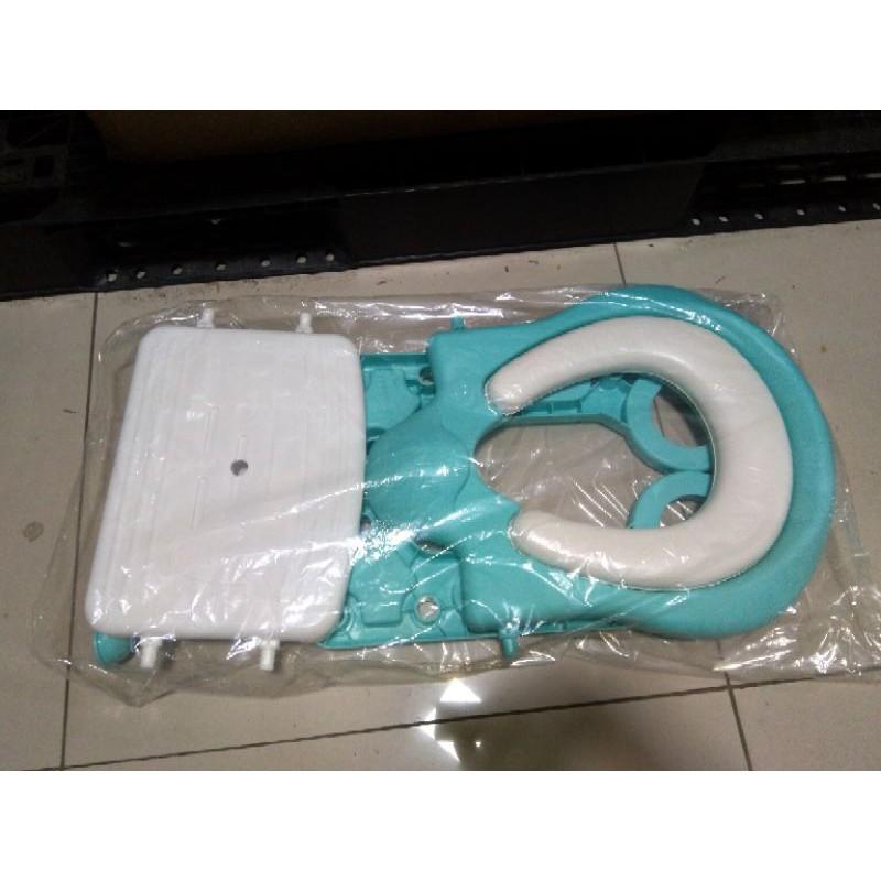 Dụng cụ thu nhỏ bồn cầu có thang, tay vịn, đệm ngồi cho bé - BOBABO