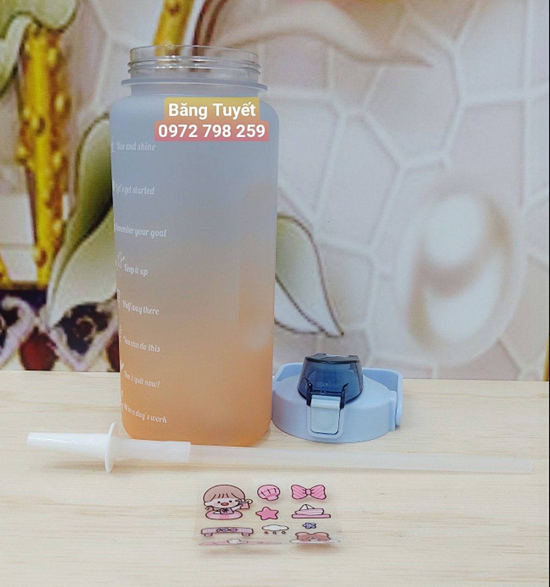 Bình đựng nước 2 lít có ống hút dễ thương có vạch chia giờ uống nước