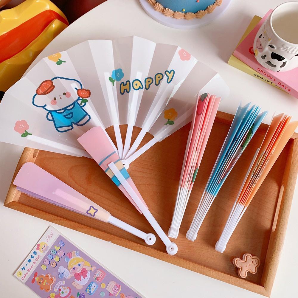 Quạt Nhựa Cầm Tay Xếp Nan Họa Tiết Siêu Dễ Thương