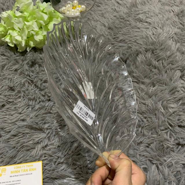Dĩa hình chiếc lá màu trong suốt