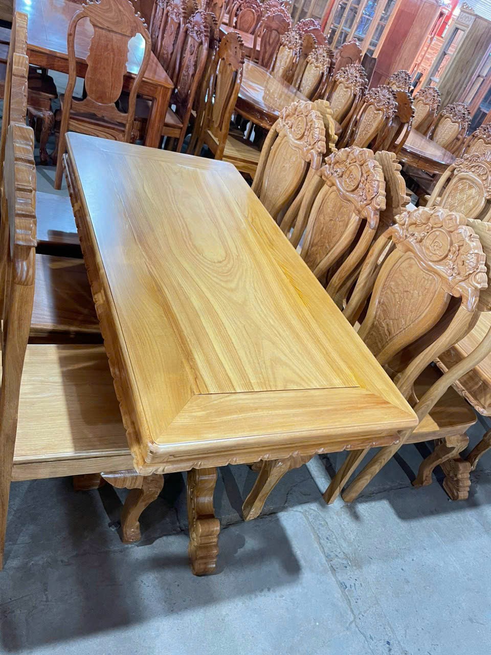 Bộ bàn ăn 6 ghế gỗ gõ đỏ cao cấp 100%