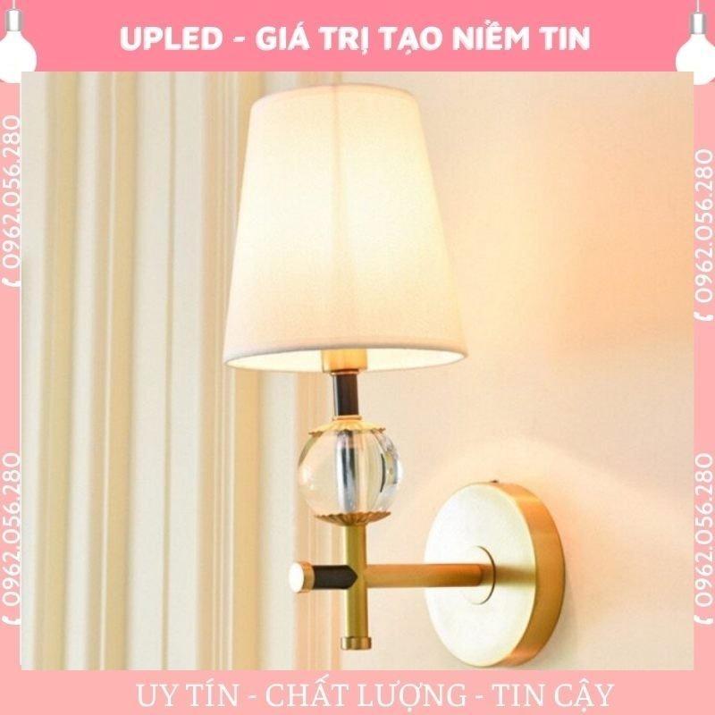 Đèn gắn tường cao cấp chao vải tặng kèm bóng Led siêu sáng, đèn trang trí phòng khách mạ vàng bảo hành 24 tháng - Upled