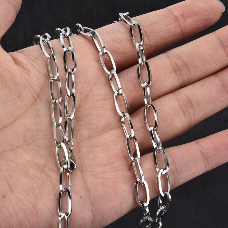 Dây chuyền kim loại xích chuỗi dài hot trend giới trẻ