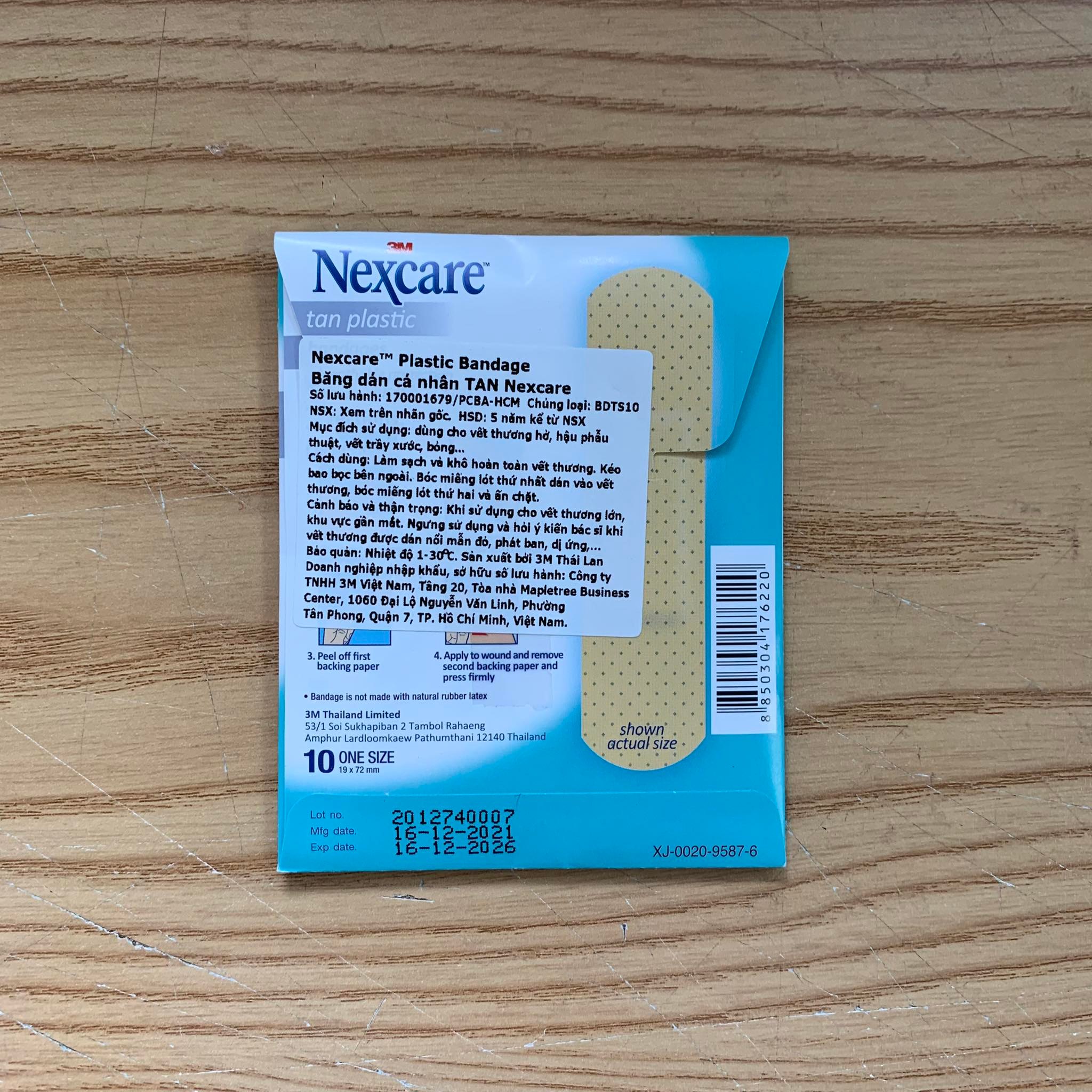 Hộp băng Keo Cá Nhân 3M Nexcare Tan, 10 Miếng/Gói, 10 Gói/Hộp, sản xuất tại Thái Lan