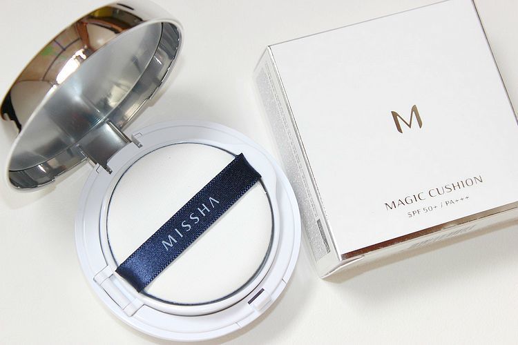 Phấn Nước Missha M Magic Cushion SPF 50+ PA+++ tặng kèm mặt nạ su:m (su:m màu ngẫu nhiên)