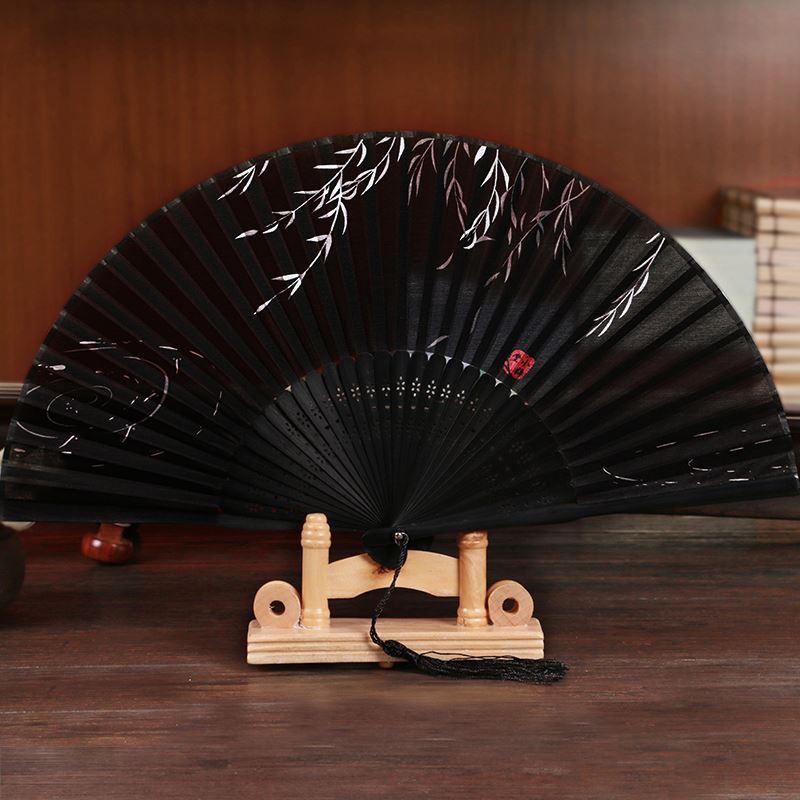 Quạt cổ trang dây tuyến lá liễu ven hồ vải lụa xếp cầm tay quà tặng Trung Quốc xinh xắn