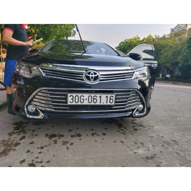Ốp Mặt Ca lăng, calang xe Toyota Camry 2019 2020 2021 Hàng inox cao cấp