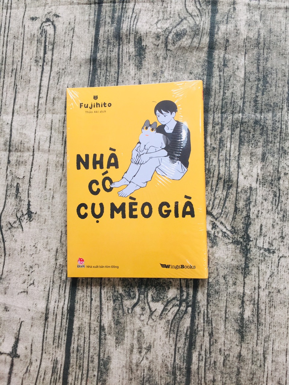 NHÀ CÓ CỤ MÈO GIÀ