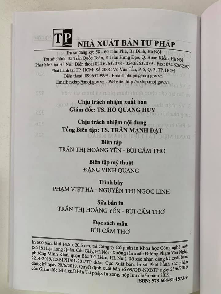 Thủ tục tranh tụng tại phiên toà hình sự sơ thẩm (tái bản lần thứ nhất)