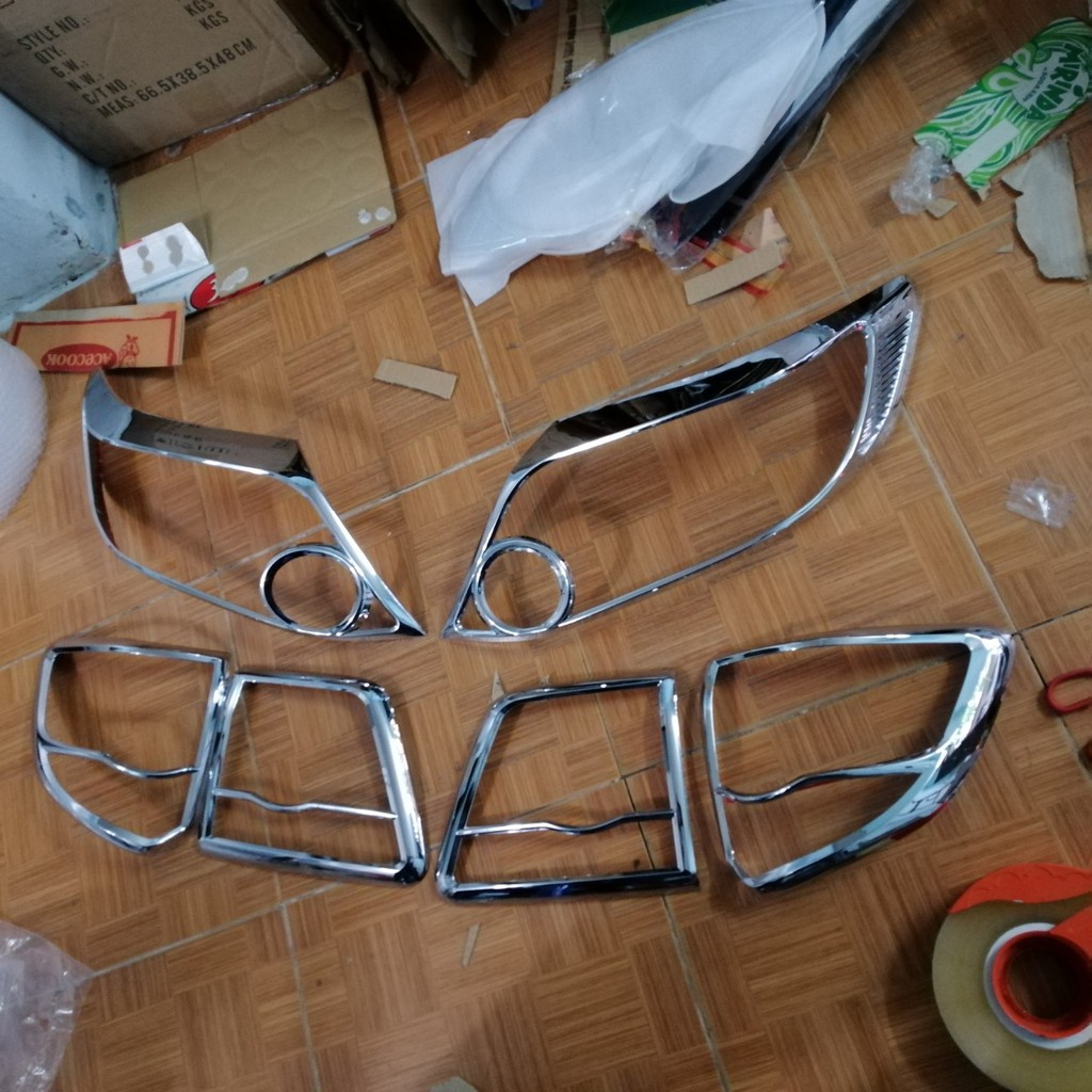 Ốp viền đèn pha, hậu xe Toyota Fortuner 2012- 2015 mạ crom cao cấp,