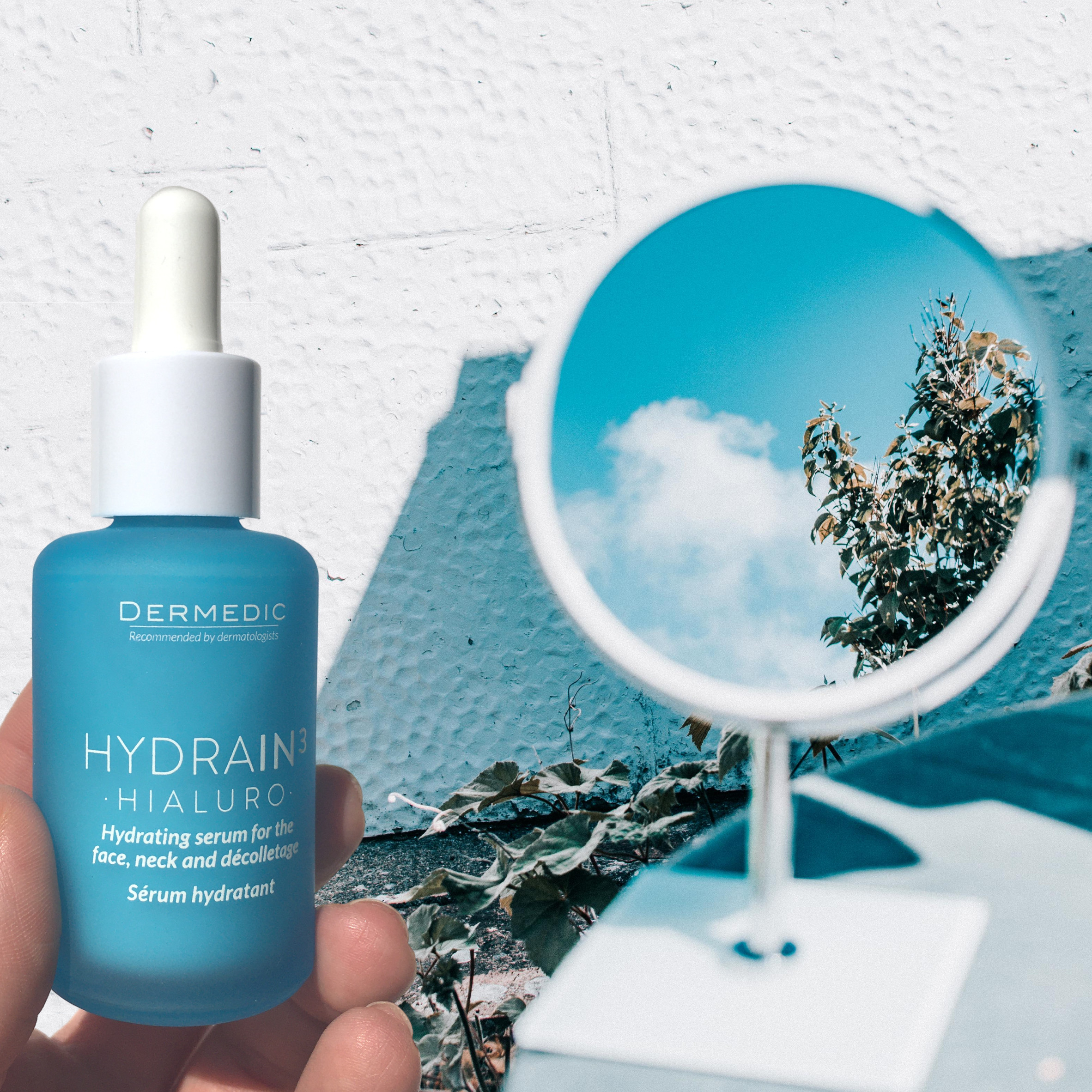 Serum Dermedic Hydrain3 cấp nước, cấp ẩm cho da khô Hydrain3 Hialuro Hydrating Serum For Face, Neck And Decolltage 30 ml