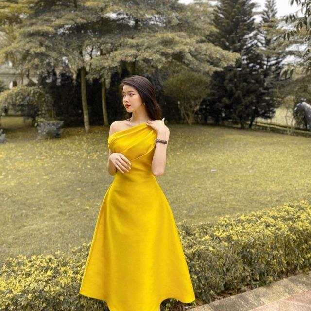 Đầm vàng lệch vai cao cấp