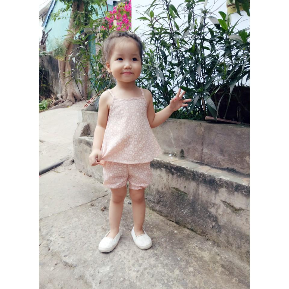 Bộ đồ thiết kế cho bé gái