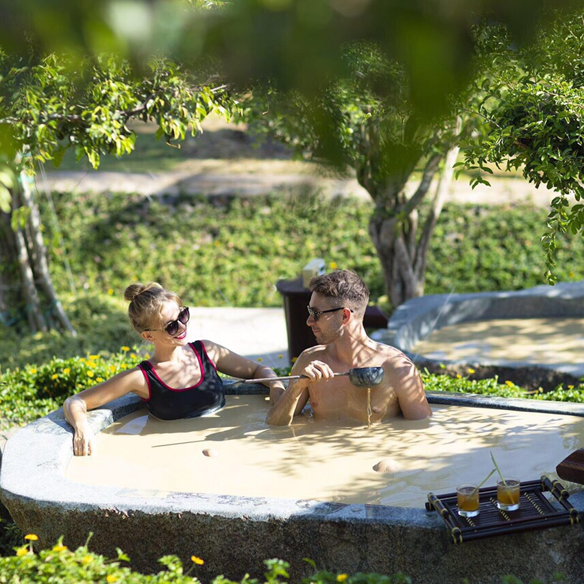 Vé Tắm Bùn Hòn Tằm - Merperle Hòn Tằm Resort Nha Trang 5*.