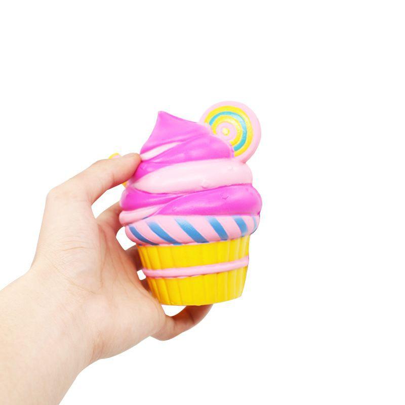 Squishy Cupcake ốc quế