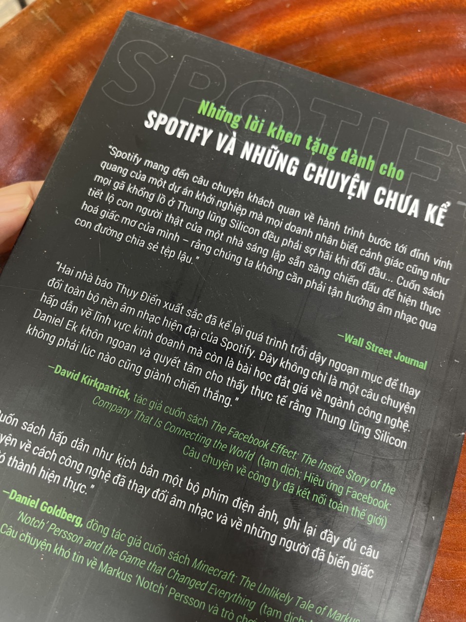 SPOTIFY VÀ NHỮNG CHUYỆN CHƯA KỂ - Hành Trình Đánh Bại Apple, Google Và Amazon Trong Cuộc Đua Âm Thanh Số Của Nhà Sáng Lập Daniel EK – Sven Carlsson và Jonas Leijonhufvud - Tân Việt – Thu Hà dịch - NXB Dân trí