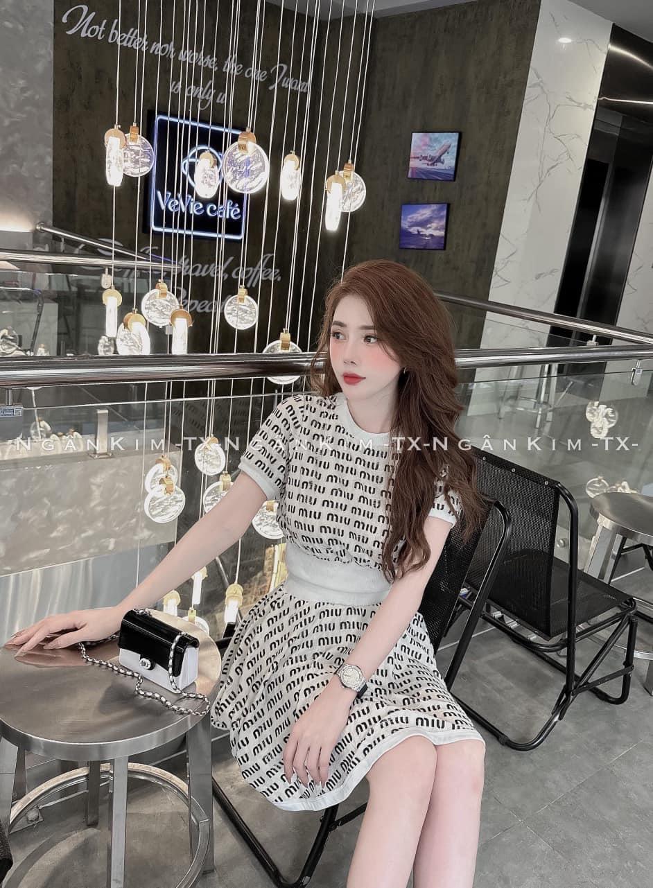 SET ĐI CHƠI, SET 2 MÓN ÁO CROPTOP TAY NGẮN BO EO PHỐI CHÂN VÁY NGẮN XÒE CỰC KUTE