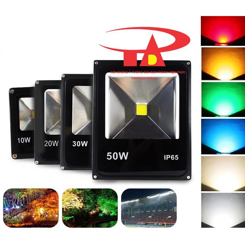 Đèn pha led 20W tự chuyển màu loại tốt, ánh sáng đủ màu, RGB, trên 16 màu, vỏ đen.