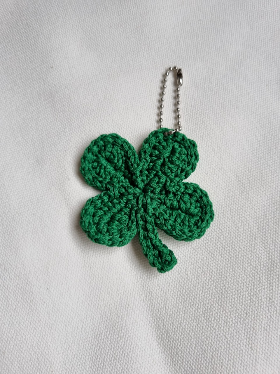 MÓC KHÓA CỎ 4 LÁ PHONG THỦY MAY MẮN DÂY TREO TRANG TRÍ TÚI XÁCH / LUCKY CLOVER