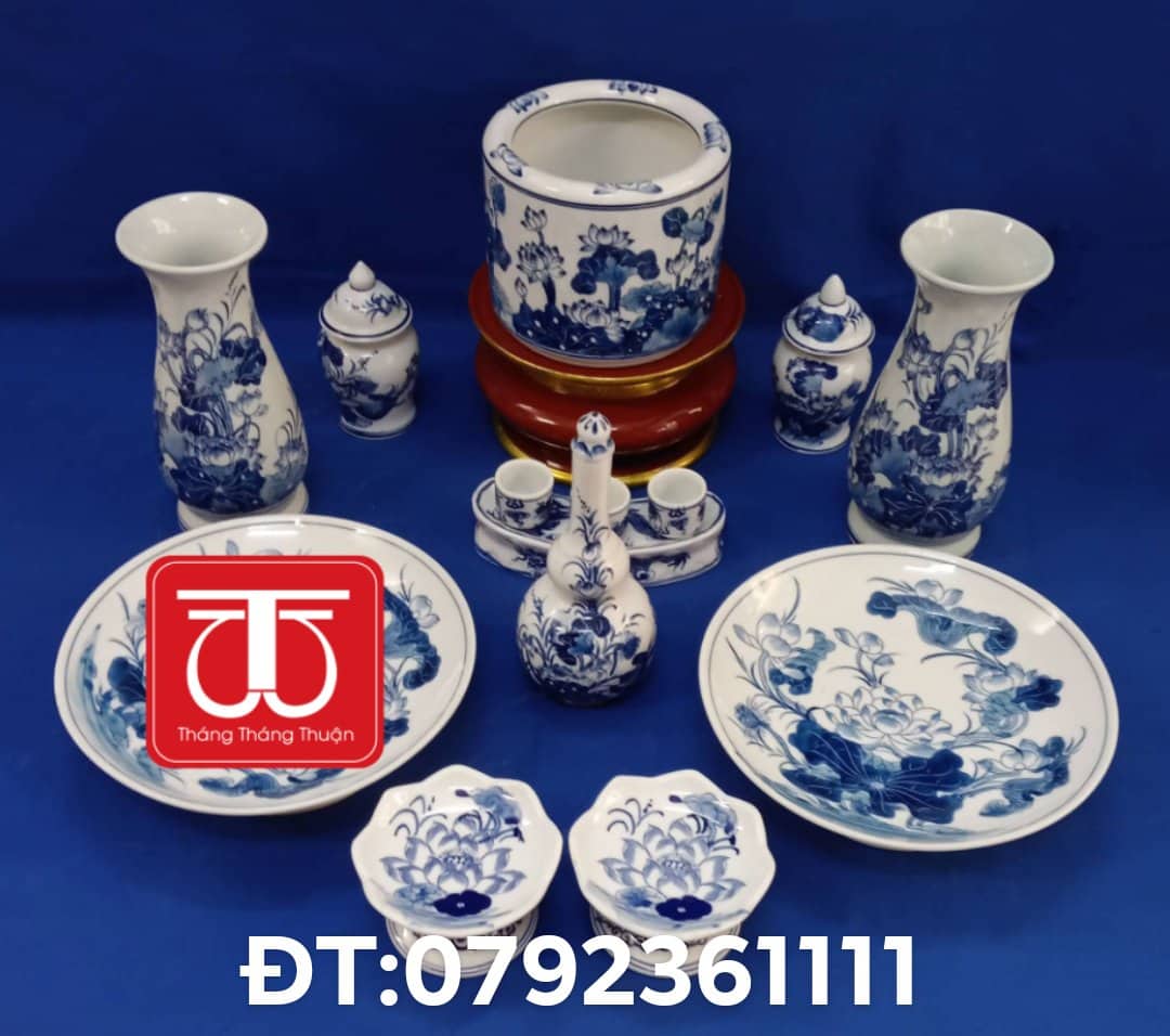 BỘ BÁT HƯƠNG VẼ SEN ĐẾ GỖ SƠN SON THẾP VÀNG, ĐẾ CAO 12CM