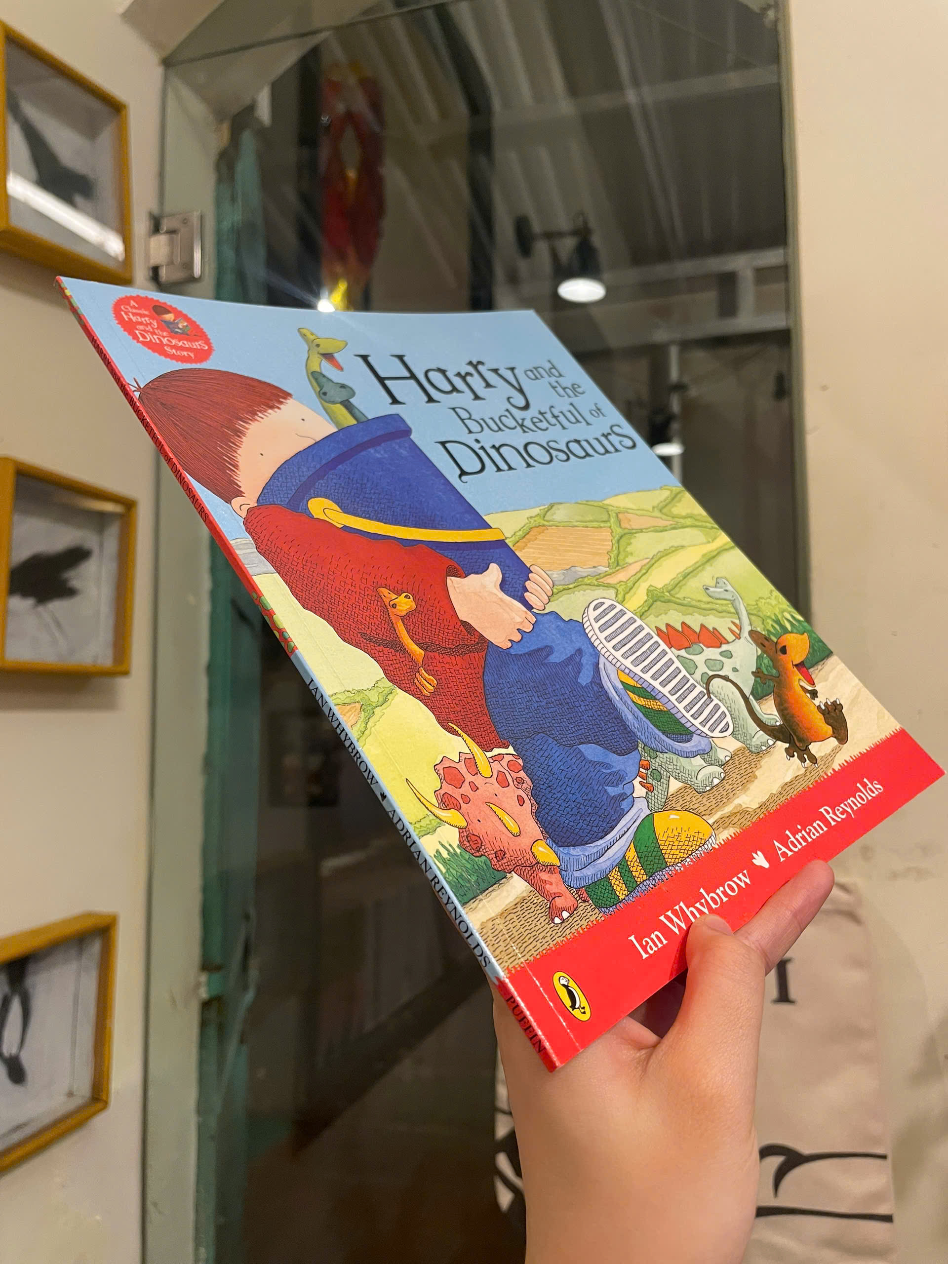 Sách - Harry and the Bucketful of Dinosaurs by Ian Whybrow - English Books / Children's Books