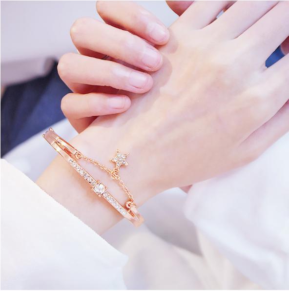 SET 2 VÒNG TAY ĐÍNH ĐÁ KÈM NGÔI SAO MAY MẮN SIÊU XINH