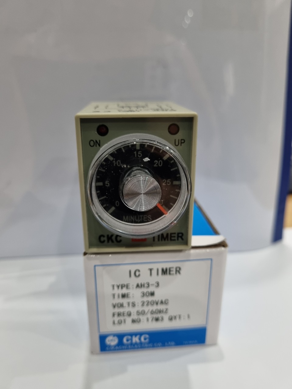 Rơ le Thời gian CKC 30M, 60M kèm đế